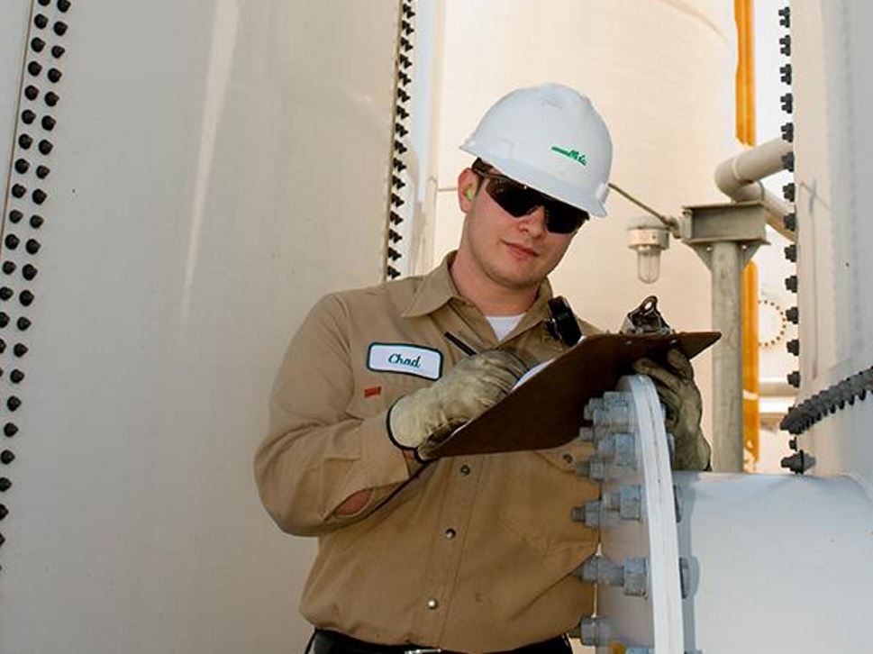 worker at Air Products plant